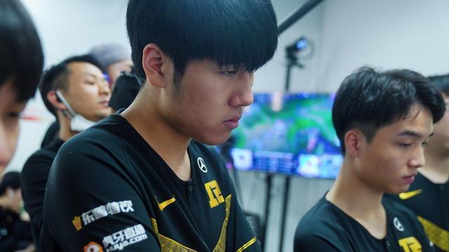 不乏年轻无 不乏年轻无